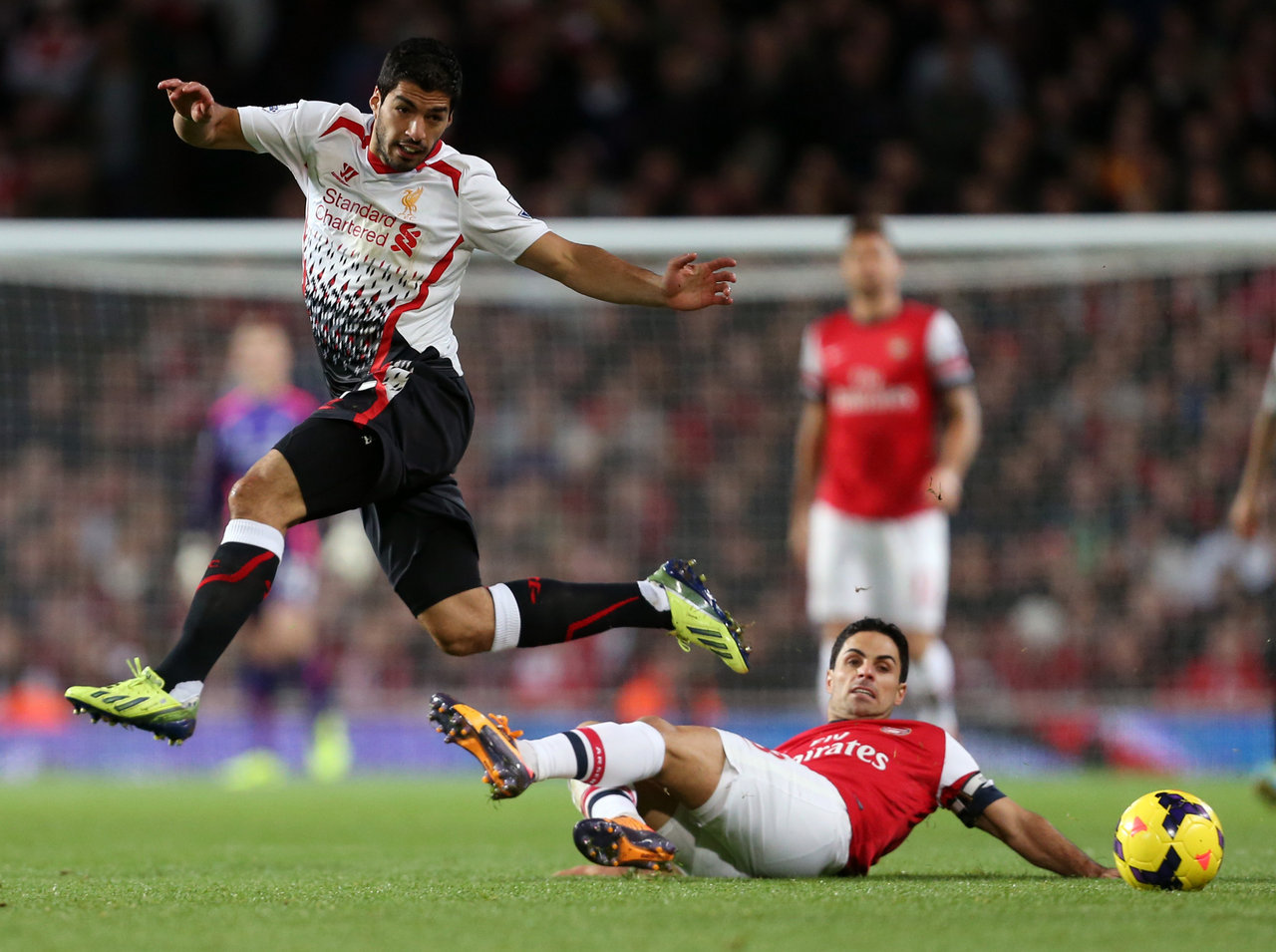 英超焦点战：阿森纳曼城对决，哈兰德奥巴梅扬状态对决及比赛预测